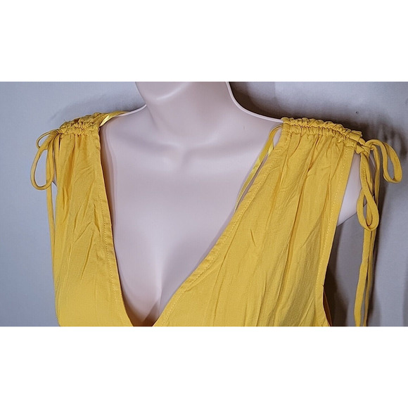 ONE CLOTHING LA Yellow Draw String Shoulder V-Neck Wrap Romper Size L - Picture 2 of 10